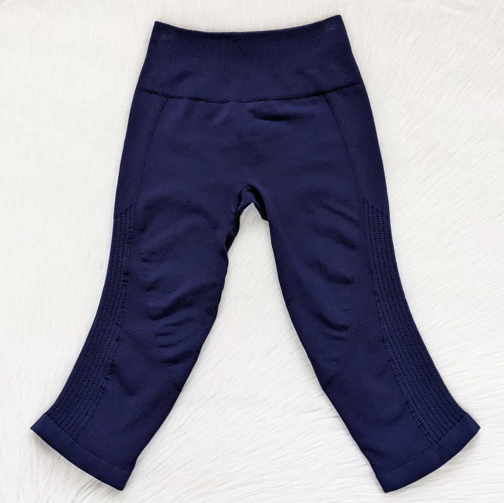 Lululemon Flow & Go Blue Cropped Leggings | Size *S/M* - Picture 2 of 12